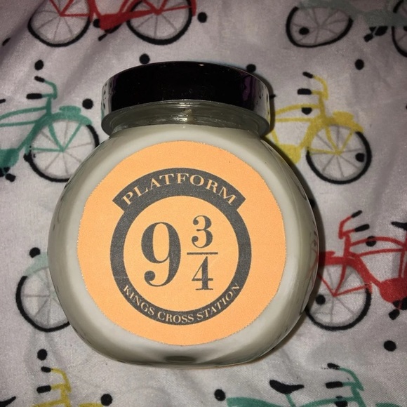 Other - Harry Potter Bookish Candle Platform 9 3/4